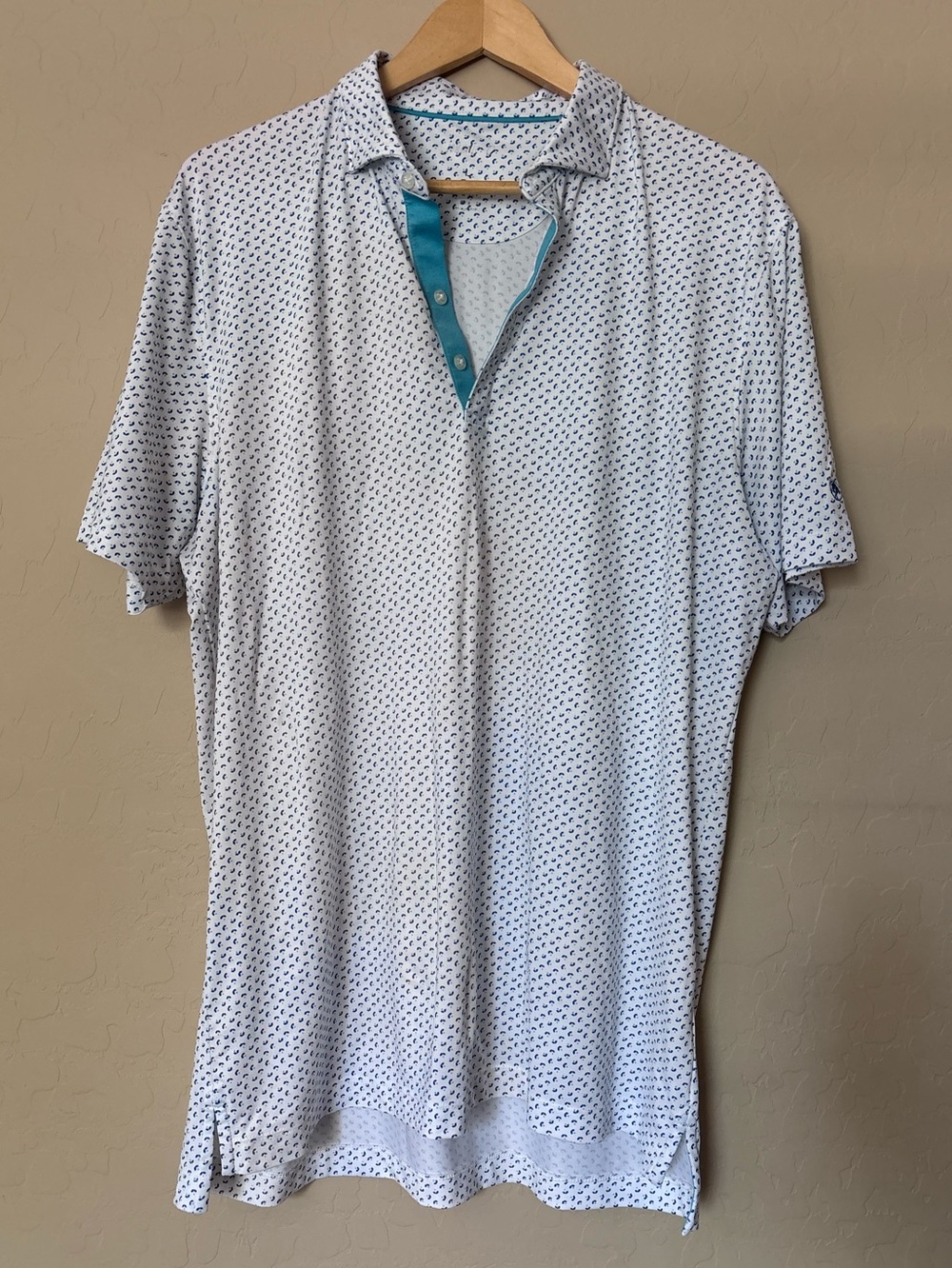 TravisMathew White Blue Micro Print Golf Polo
Size: Men's Large